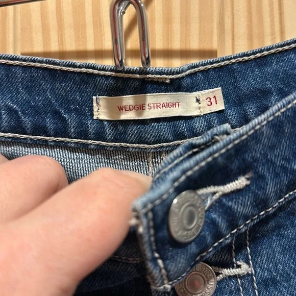 Levi’s Wedgie Straight Jeans - Picture 4 of 13